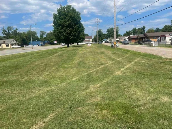 2 Waverly Rd, Huntington, WV 25704