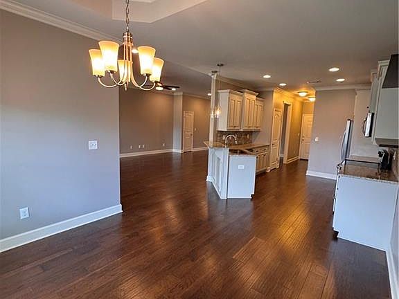 5th image of 4131 Evangeline Way