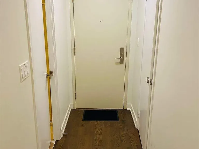 126 Simcoe St #307 — Photo 23