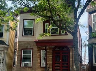 818 Saratoga St, East Boston, MA 02128