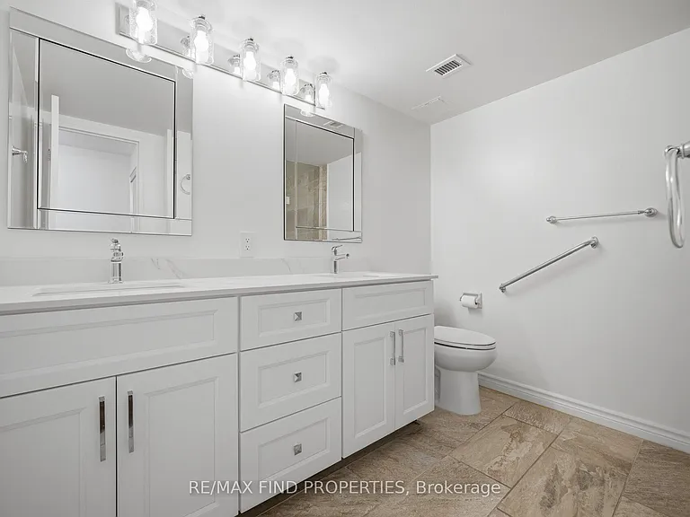 30 Wellington St E #901 — Photo 35