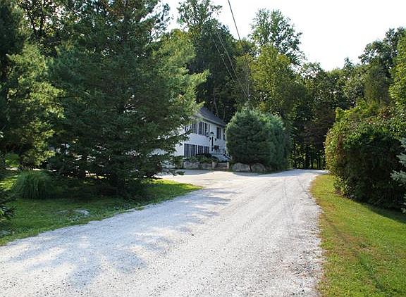4th image of 23 Wood Ln