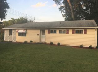 18 Lincoln St, Windsor Locks, CT 06096