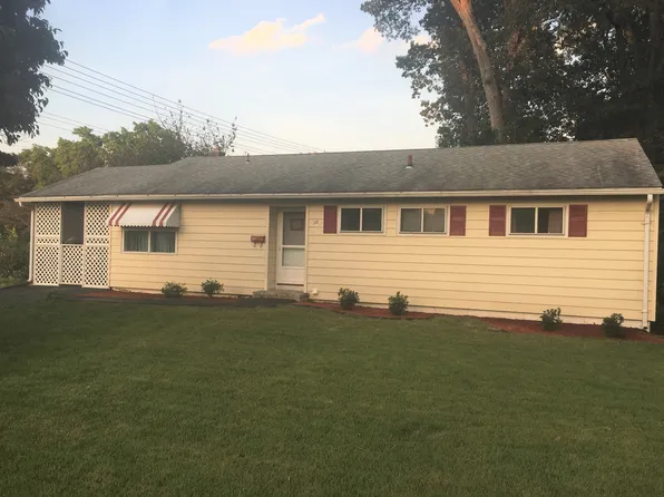 18 Lincoln St, Windsor Locks, CT 06096