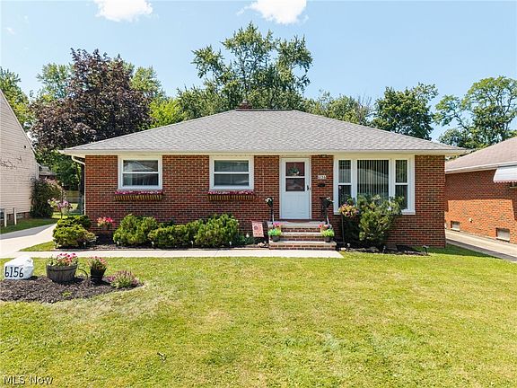 2nd image of 6156 Edgebrook Blvd