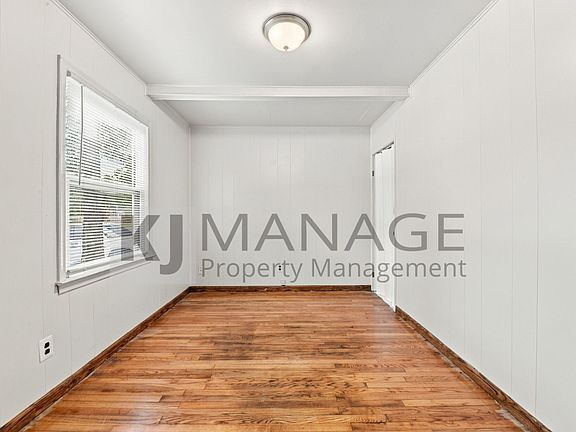 5th image of 30953 Seven Mile Rd