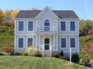 126 Stonegate Dr, Canonsburg, PA 15317