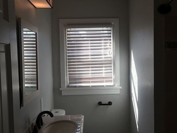 4th image of 1118 S Beverly Dr