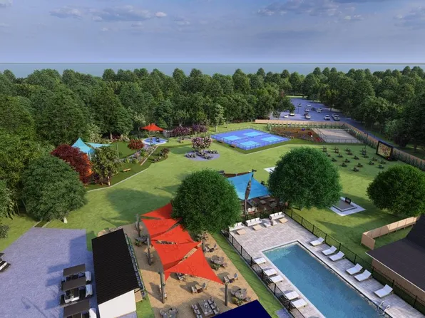 690B Queen St, Greenport, NY 11944