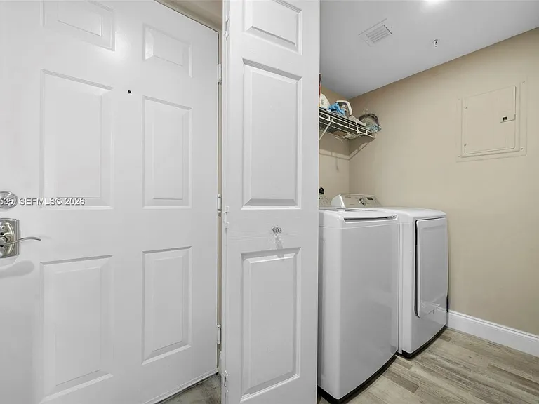 17150 N Bay Rd #2913 — Photo 4