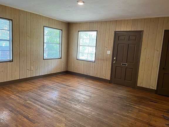3rd image of 608 Melba Ave