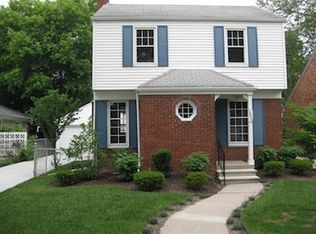 1856 Roslyn Rd, Grosse Pointe Woods, MI 48236