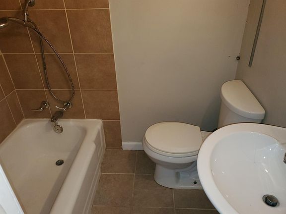 2nd image of 142 Saint Ann Dr