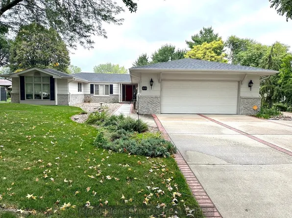 3112 Briarwood Blvd, Grand Island, NE 68801