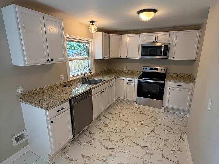 205 Ashby Way — Photo 5