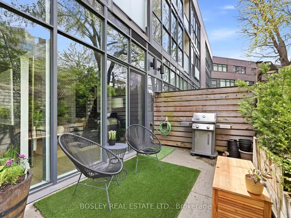 38 Howard Park Ave #151, Toronto, ON M6R 0A7