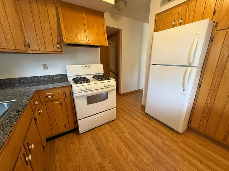 3202 Chatham Dr — Photo 5