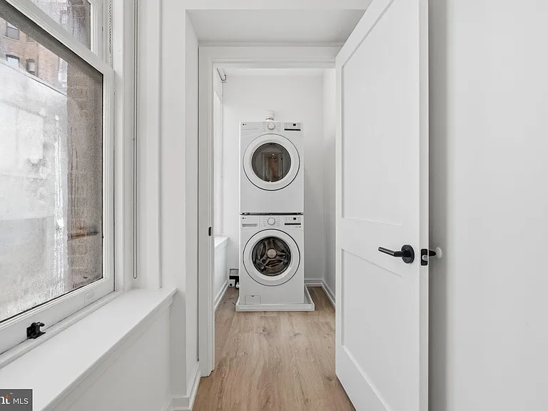 203 S 13th St #4C — Photo 11