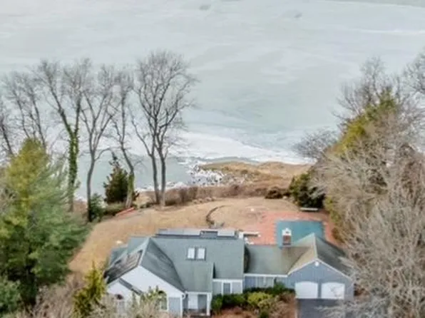 25 N GAUL, Setauket, NY 11733