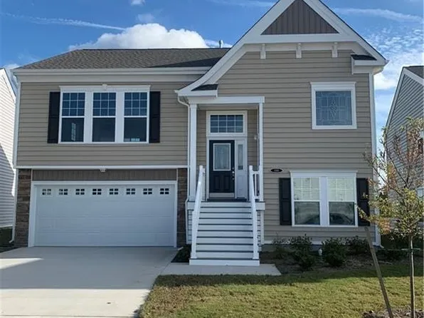 110 Corcoran Ln, Suffolk, VA 23434