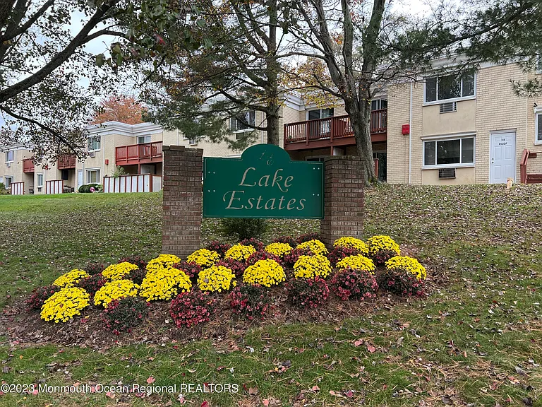 2 Lk Ave — Photo 14