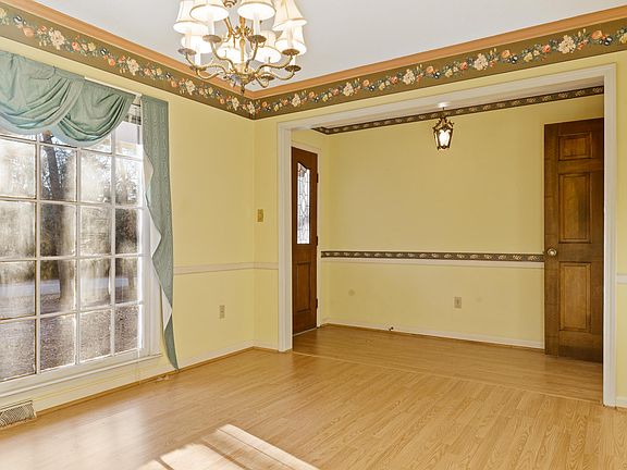4th image of 2060 Longwood Dr
