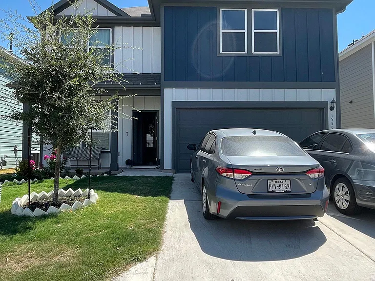 15807 Crissom Ln — Photo 1
