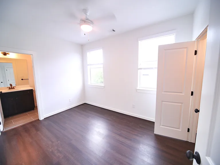 3519 S Hills Ave — Photo 16