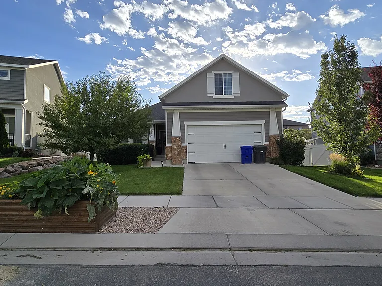 7862 N Sagebrush Ln — Photo 1