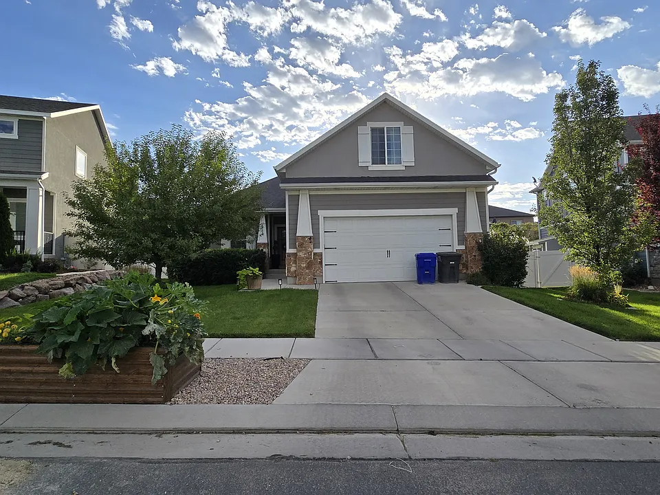 7862 N Sagebrush Ln