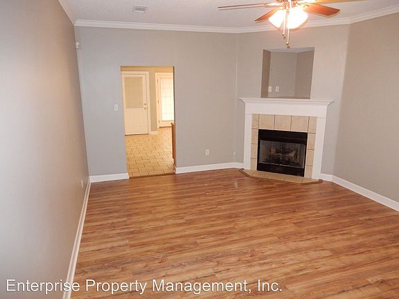 3rd image of 6129 Woodstock View Dr