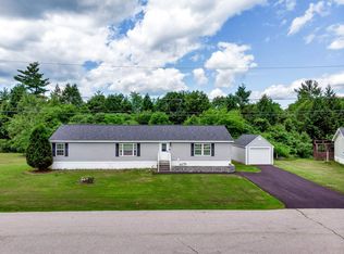 20 Raiders Ln, Raymond, NH 03077