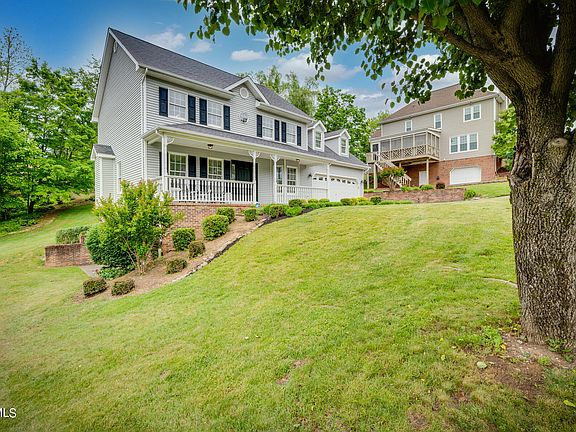 3rd image of 4408 Rosebrooke Ct