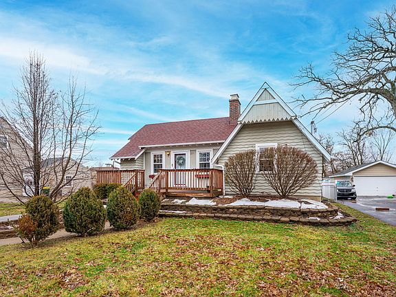 2nd image of 271 Oakwood Dr