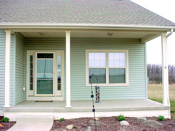 Covered front porch.
