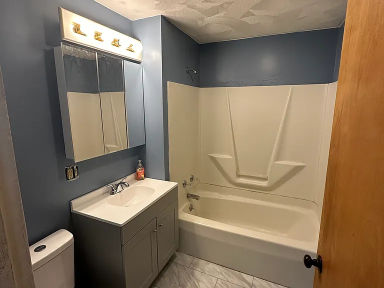 23 Albany Ave #2 — Photo 4
