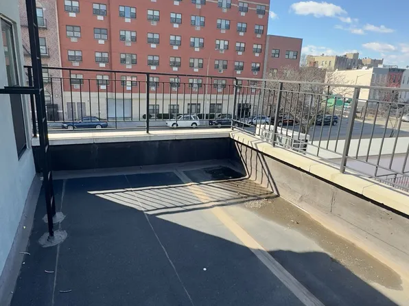 32 Radde Place image 5 of 27