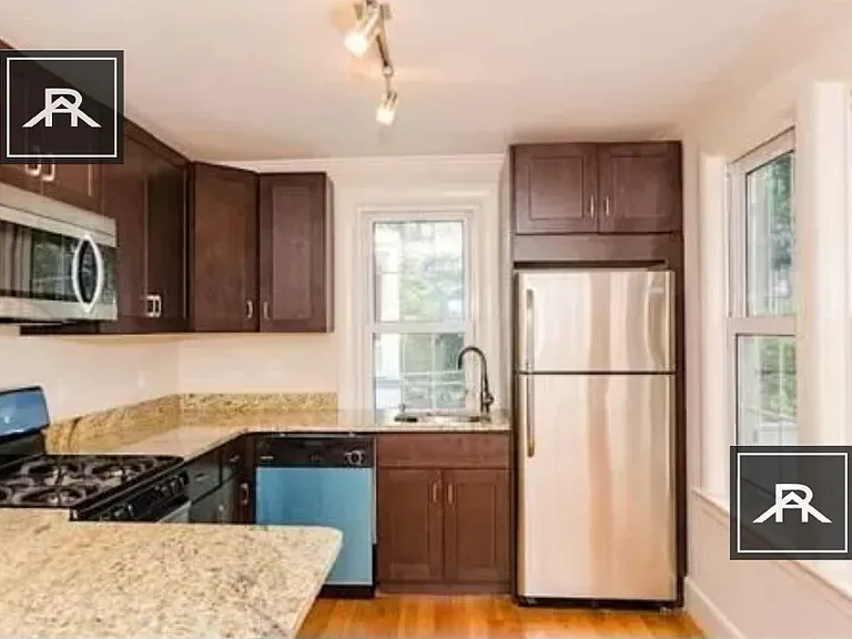 4 Braemore Rd #1 — Photo 3