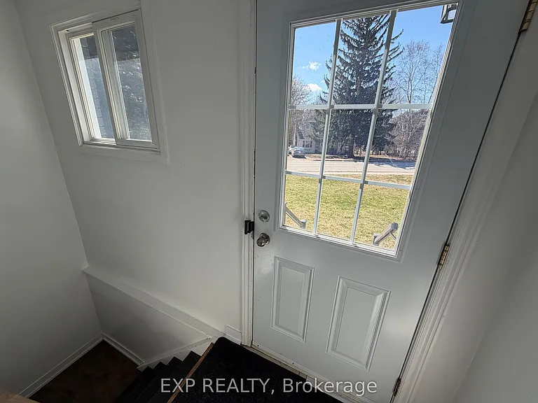 73 Roxborough Rd #LOWER — Photo 23