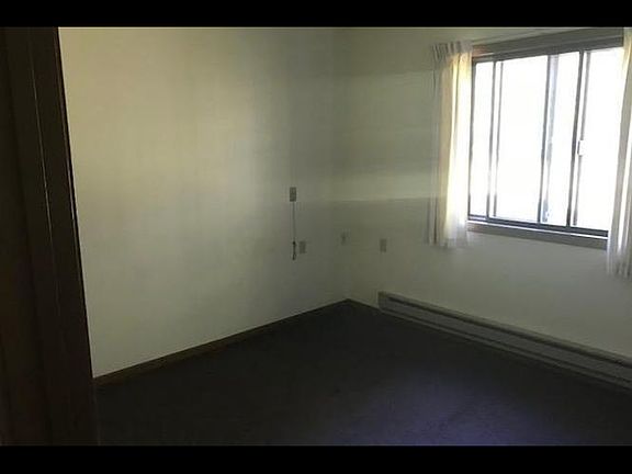2nd image of 302 Clyde St #1
