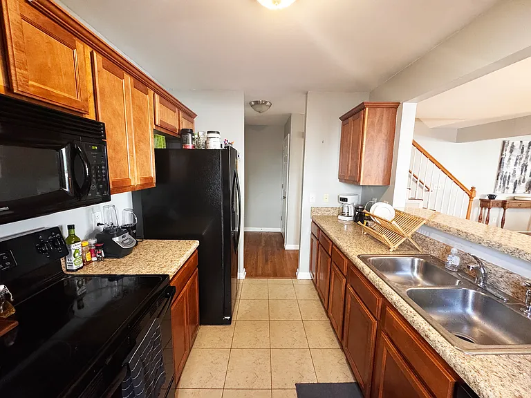 6008B Morrow Rd — Photo 2