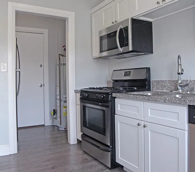 3111 Kenwood Ave — Photo 7