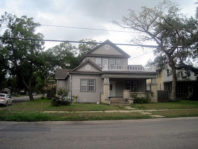 1st image of 502 E College St