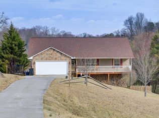 3008 Willow Pond Dr, Maryville, TN 37803