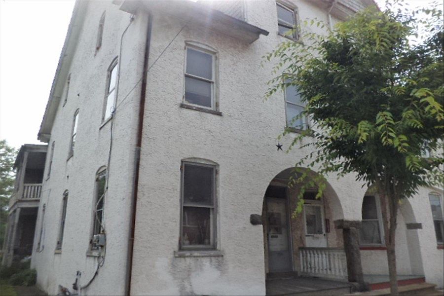 2nd image of 105 Main St