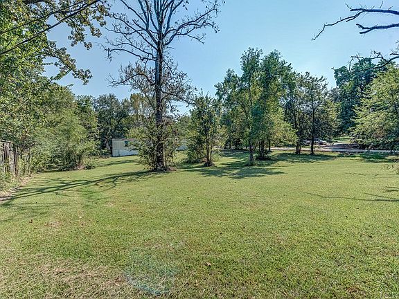 4th image of 801 Shirey Ln