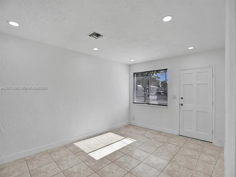 708 N 20th Ct #1-2 — Photo 16