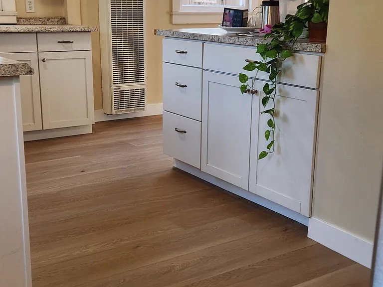 3744 Swift Ave — Photo 8