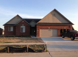 55026 Estates Ln, Macomb, MI 48042