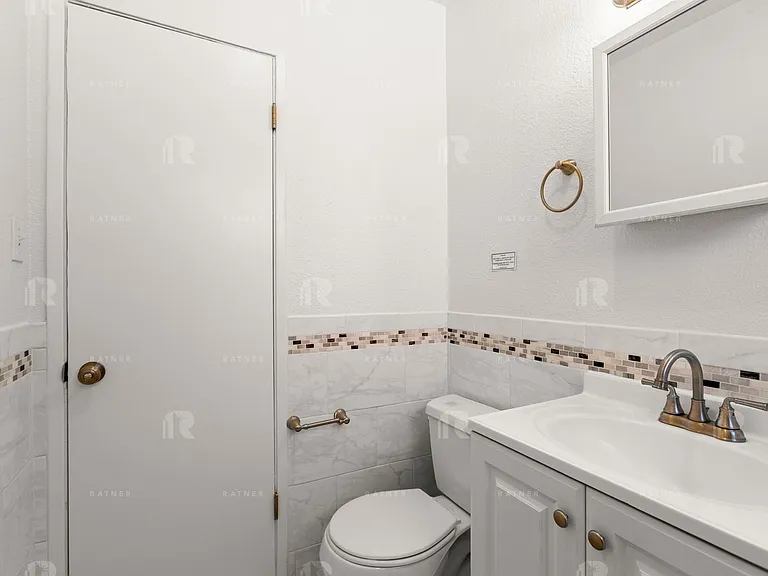 (Sr/Ti/Yo:B) 4838-4846 Hazeltine Avenue — Photo 12